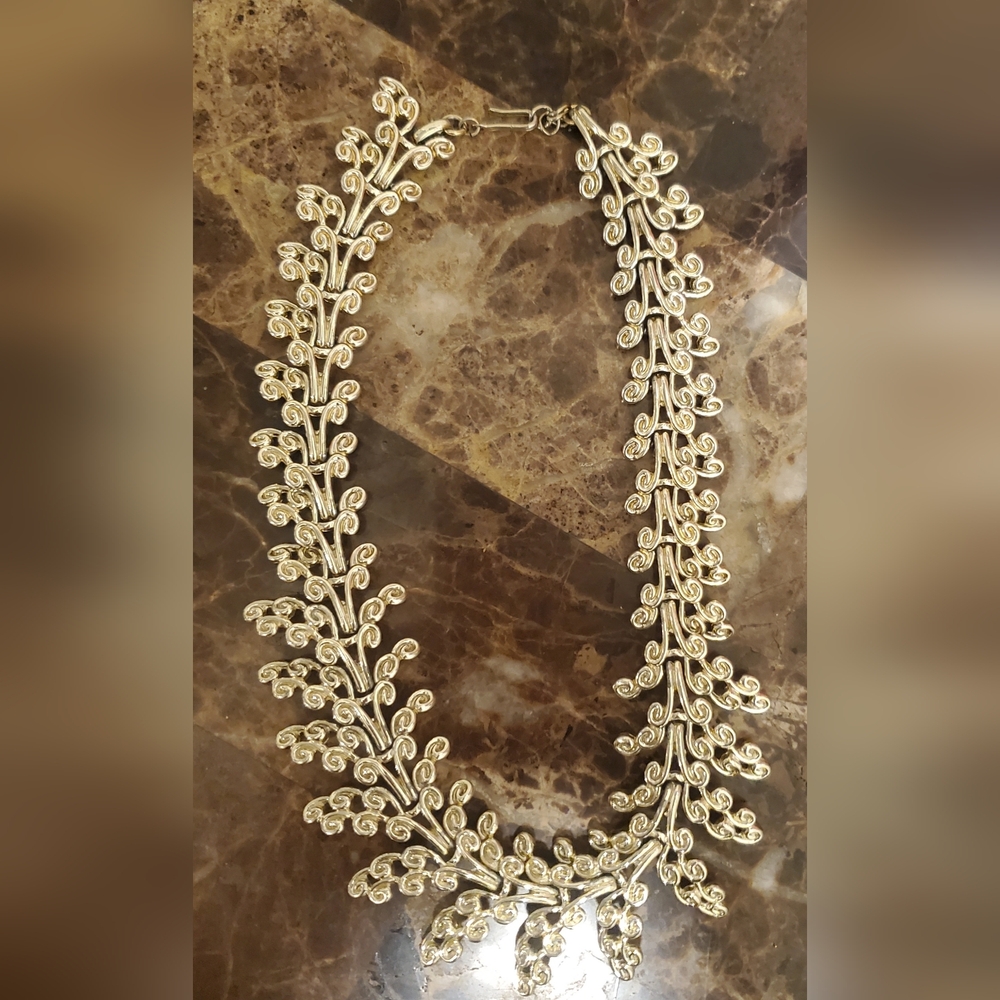 Elegant Silver Leaf Necklace